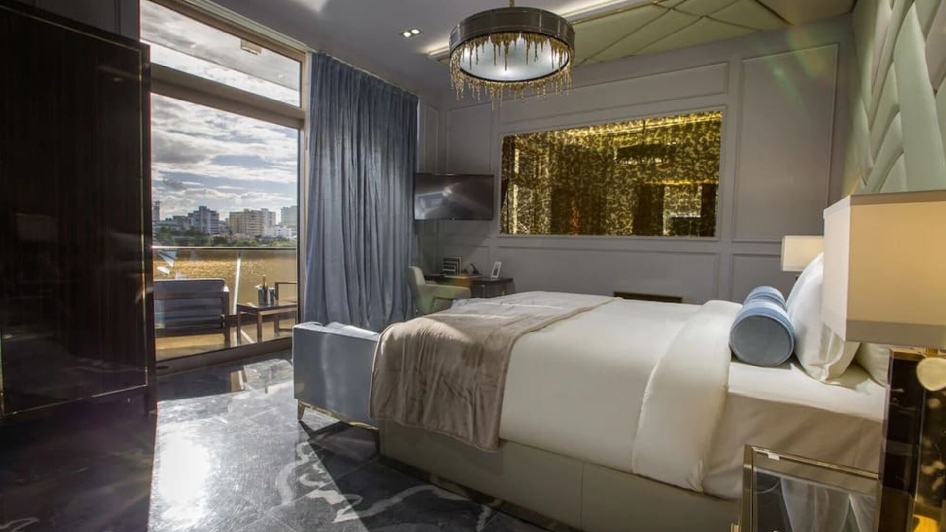 Day use room at O:LV HOTEL.