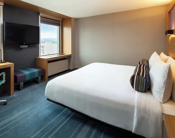 Day use room with natural light at Aloft SFO.