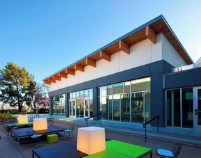 Outdoor space perfect for coworking at Aloft SFO.