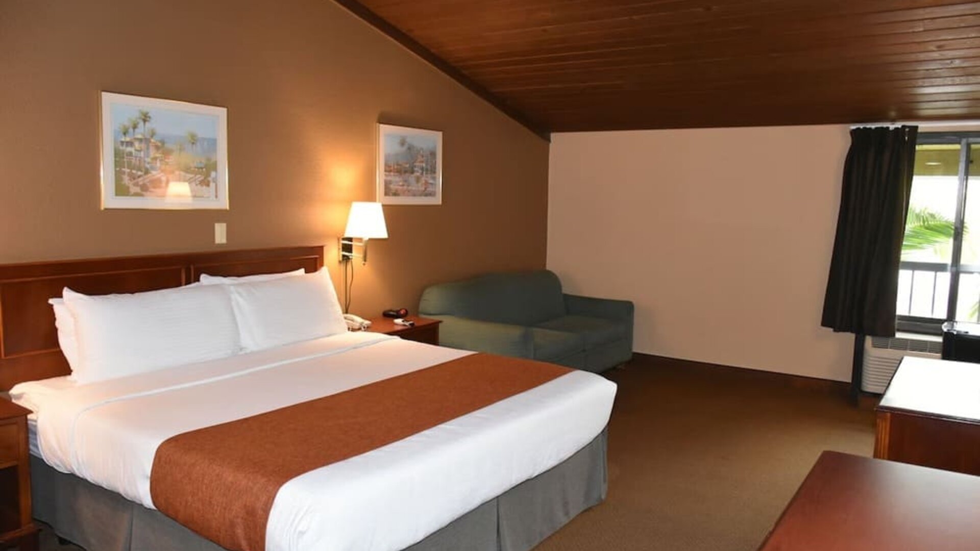 Day use room at Ontario Airport Inn.