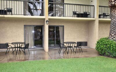 Property exterior at Ontario Airport Inn.