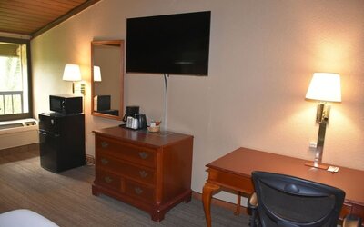 Day use room at Ontario Airport Inn.