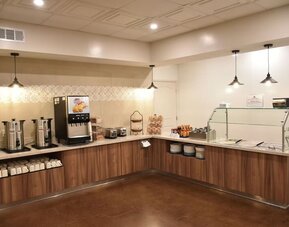 Breakfast at Ontario Airport Inn.