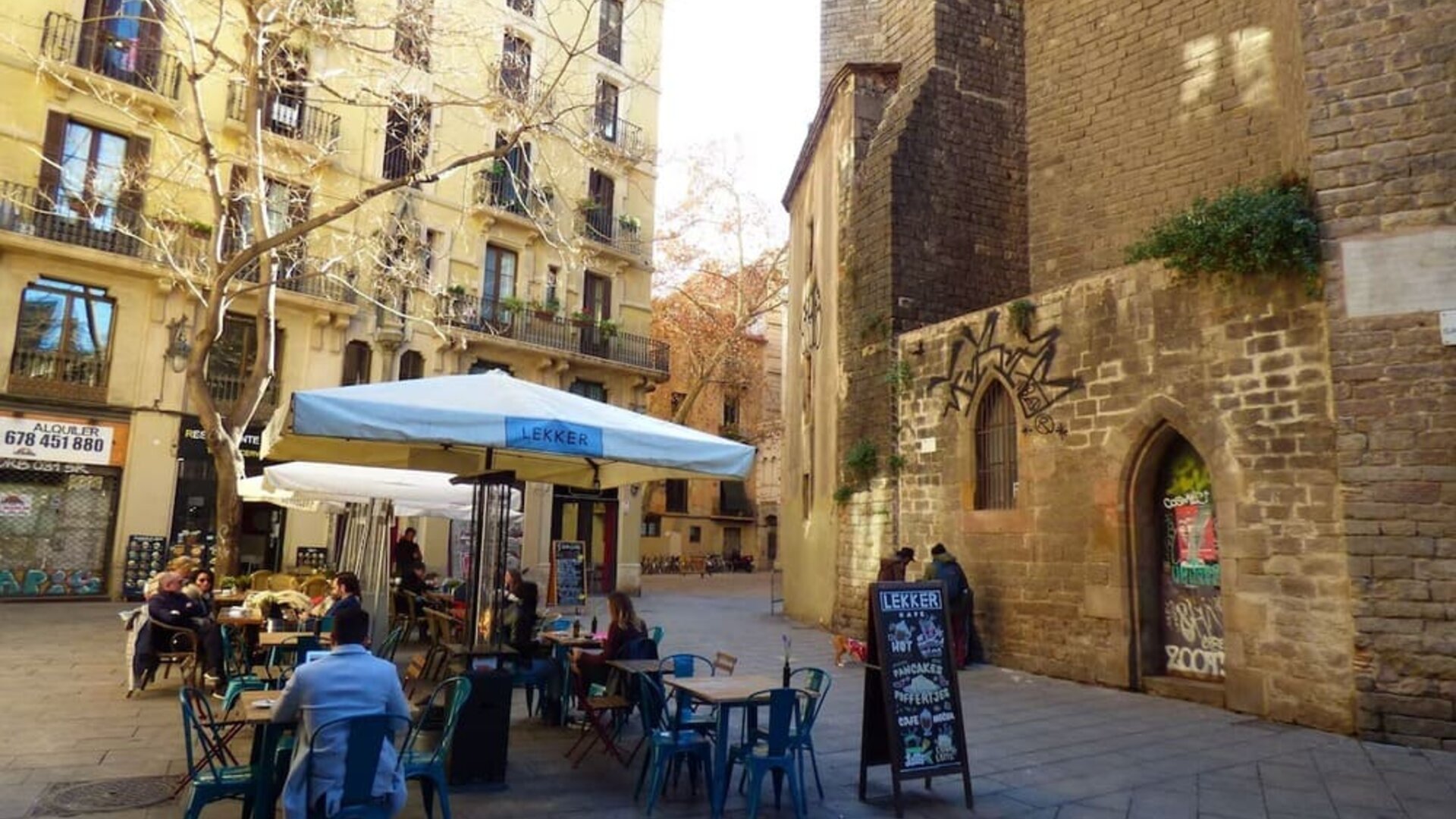 Local land marks at Hotel Moderno Barcelona.