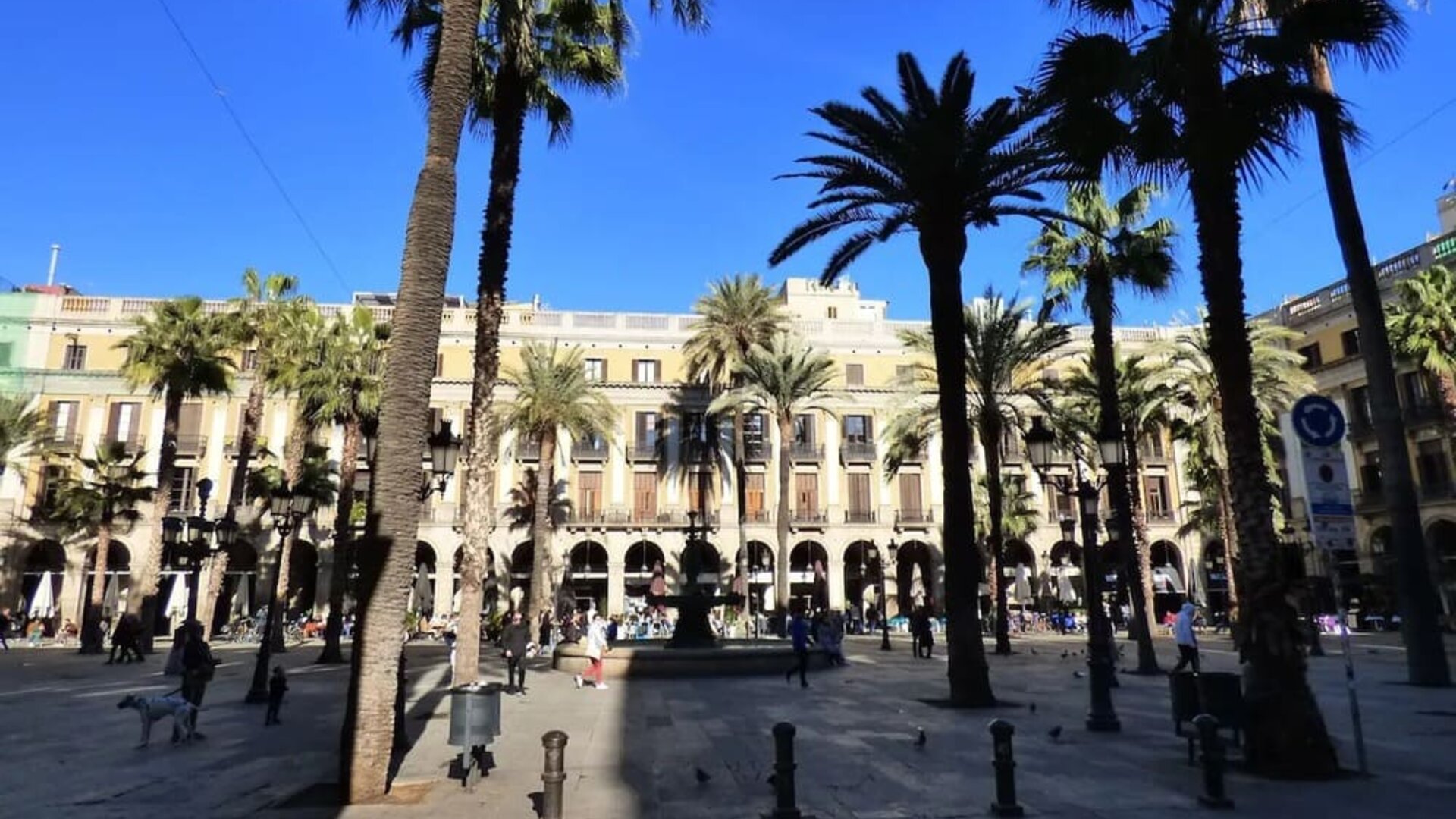 Local land marks at Hotel Moderno Barcelona.