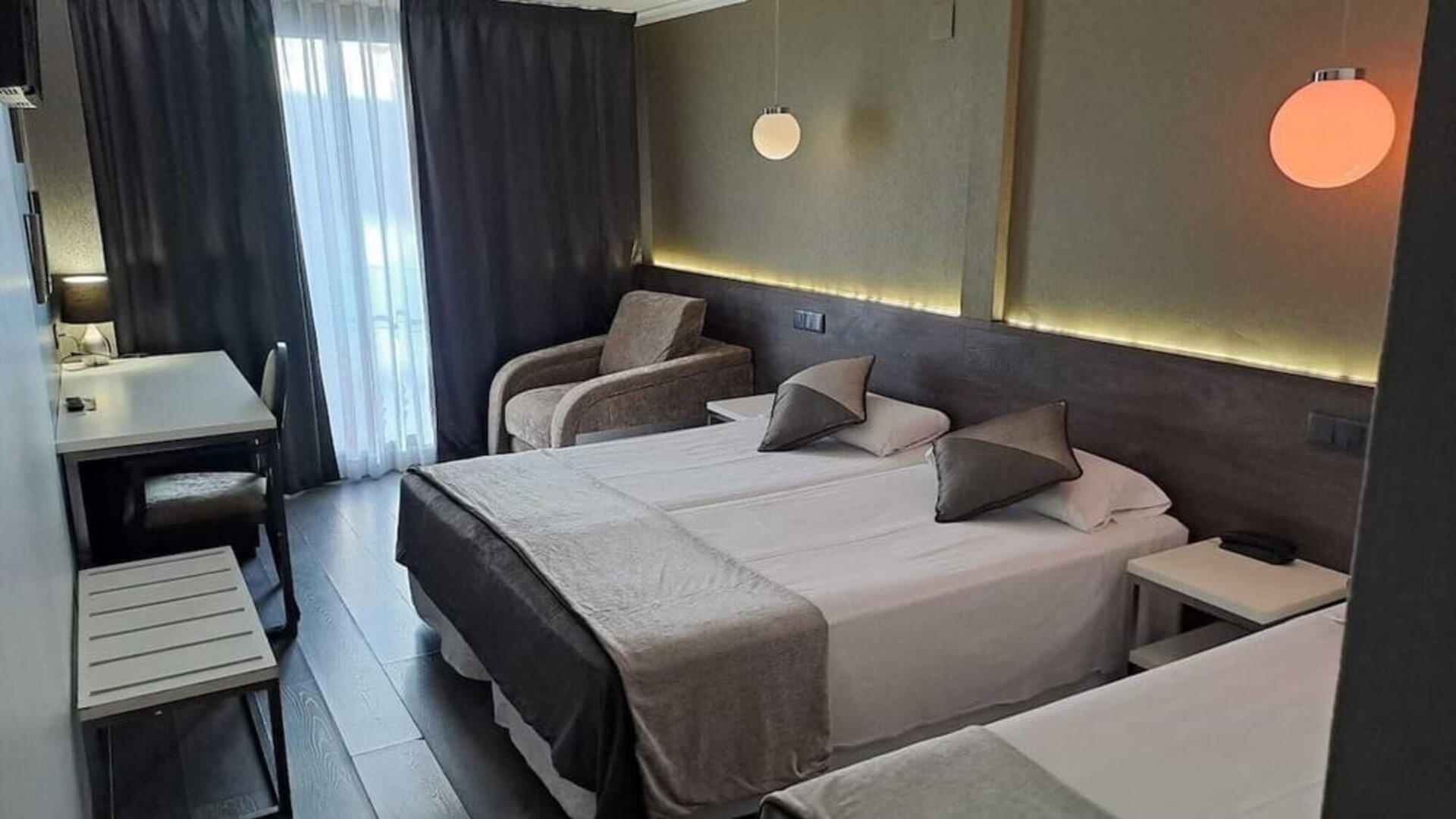 Day use room at Hotel Moderno Barcelona.