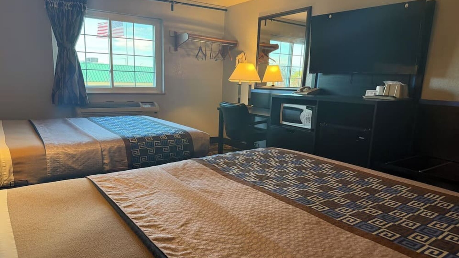 Day use room at Coratel Inn And Suites By Jasper Stillwater.