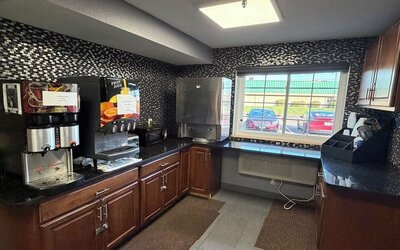 Snack bar at Coratel Inn And Suites By Jasper Stillwater.