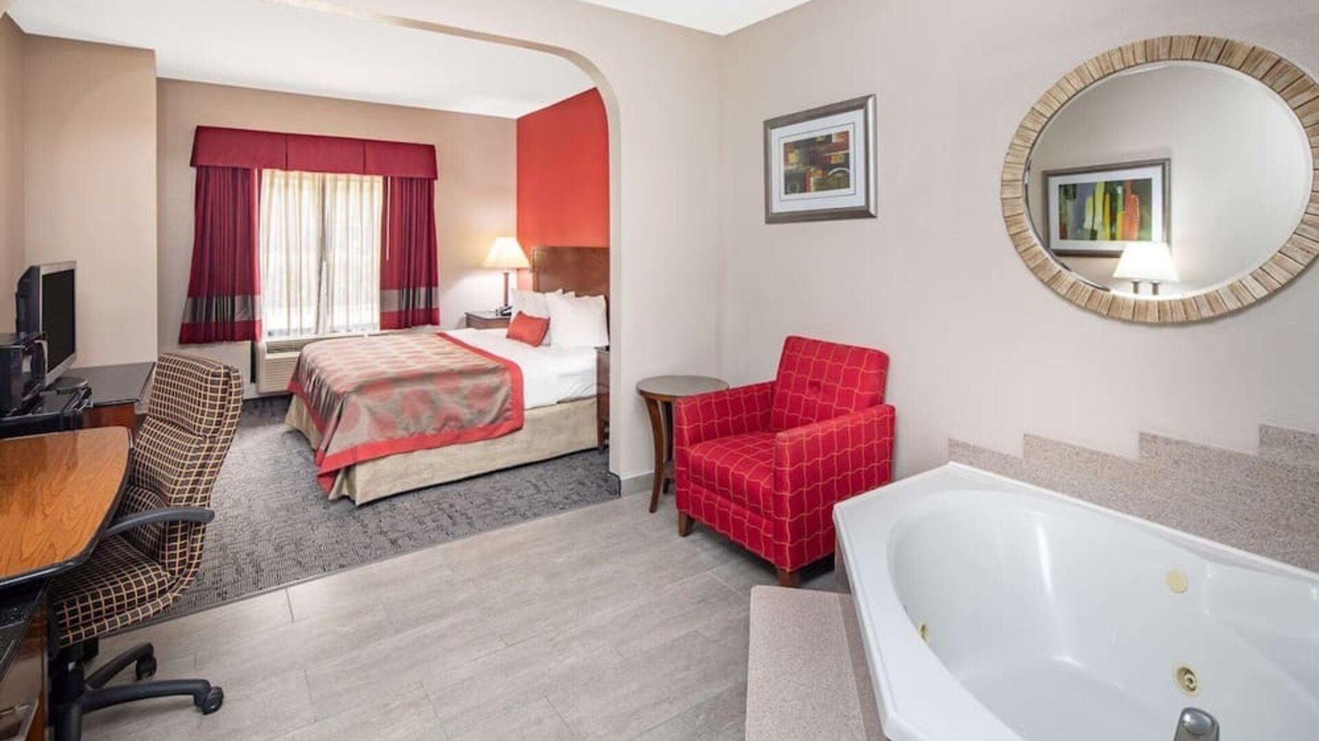 Hot tub at Ramada By Wyndham Alpharetta/Atlanta North.