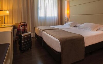 Hotel Yomo Mola Park