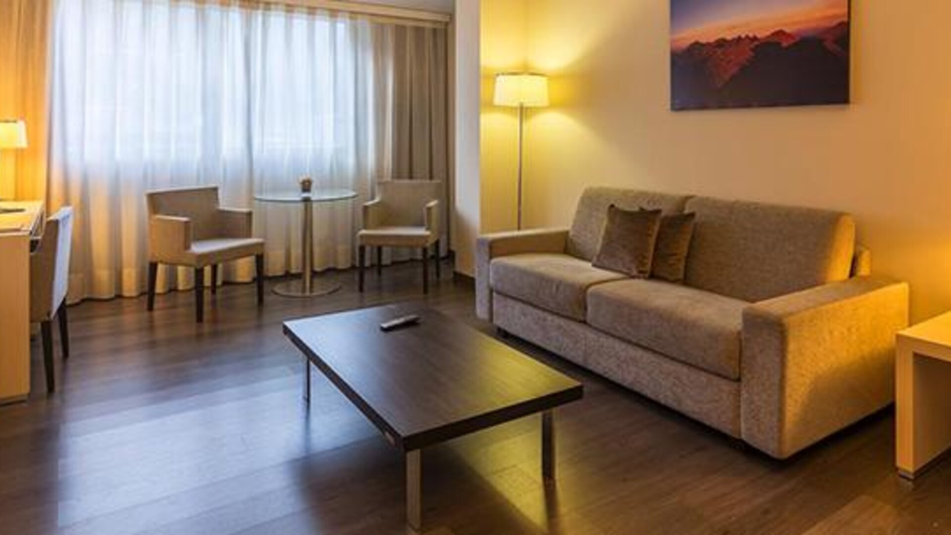 Hotel Yomo Mola Park