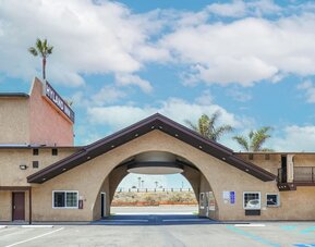 Hotel exterior at Hyland Inn Near Legoland.