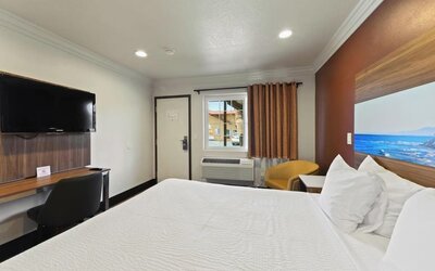 Day use room at Hyland Inn Near Legoland.