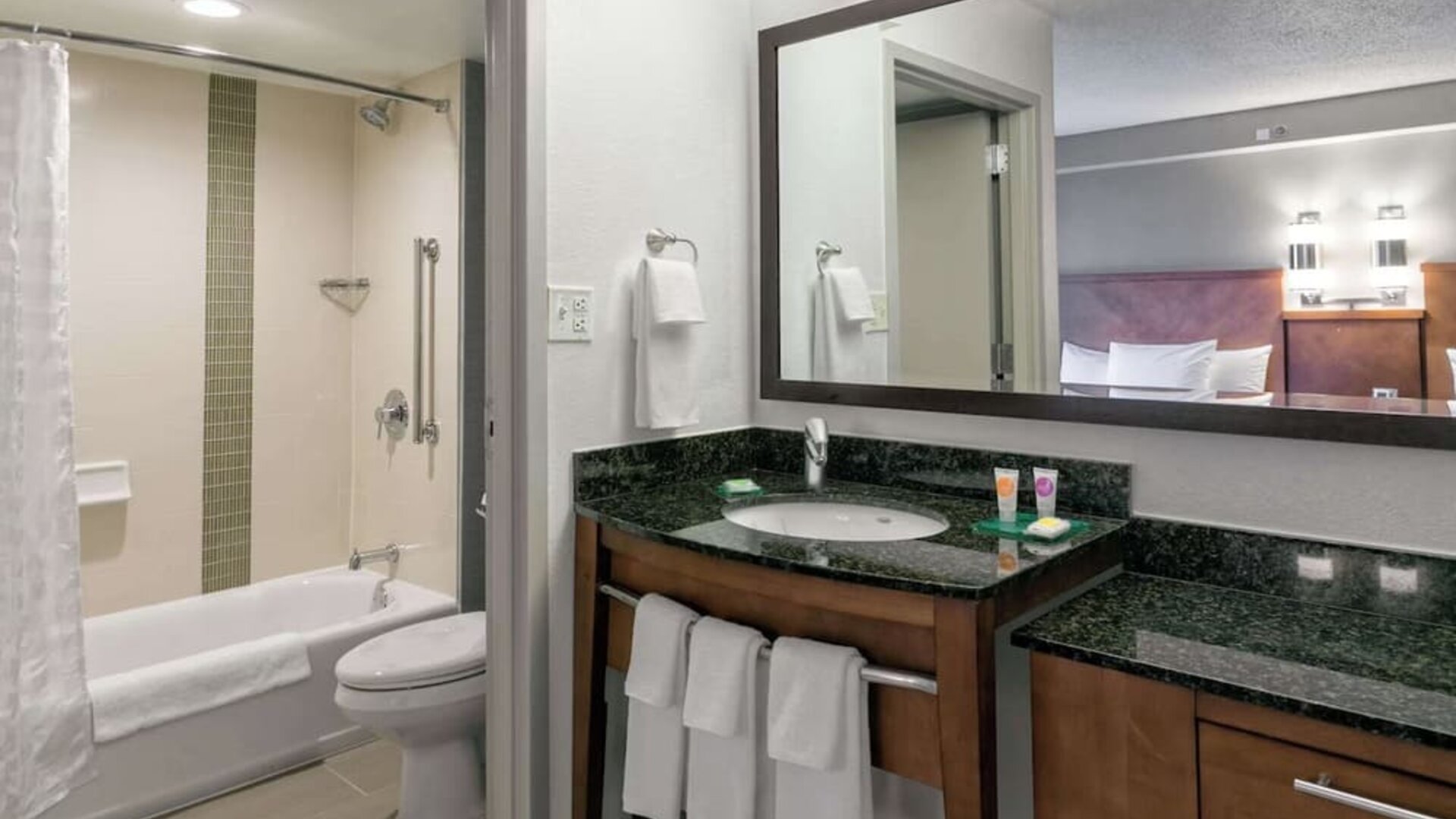 Guest bathroom at Hyatt Place Nashville/Franklin/Cool Springs.