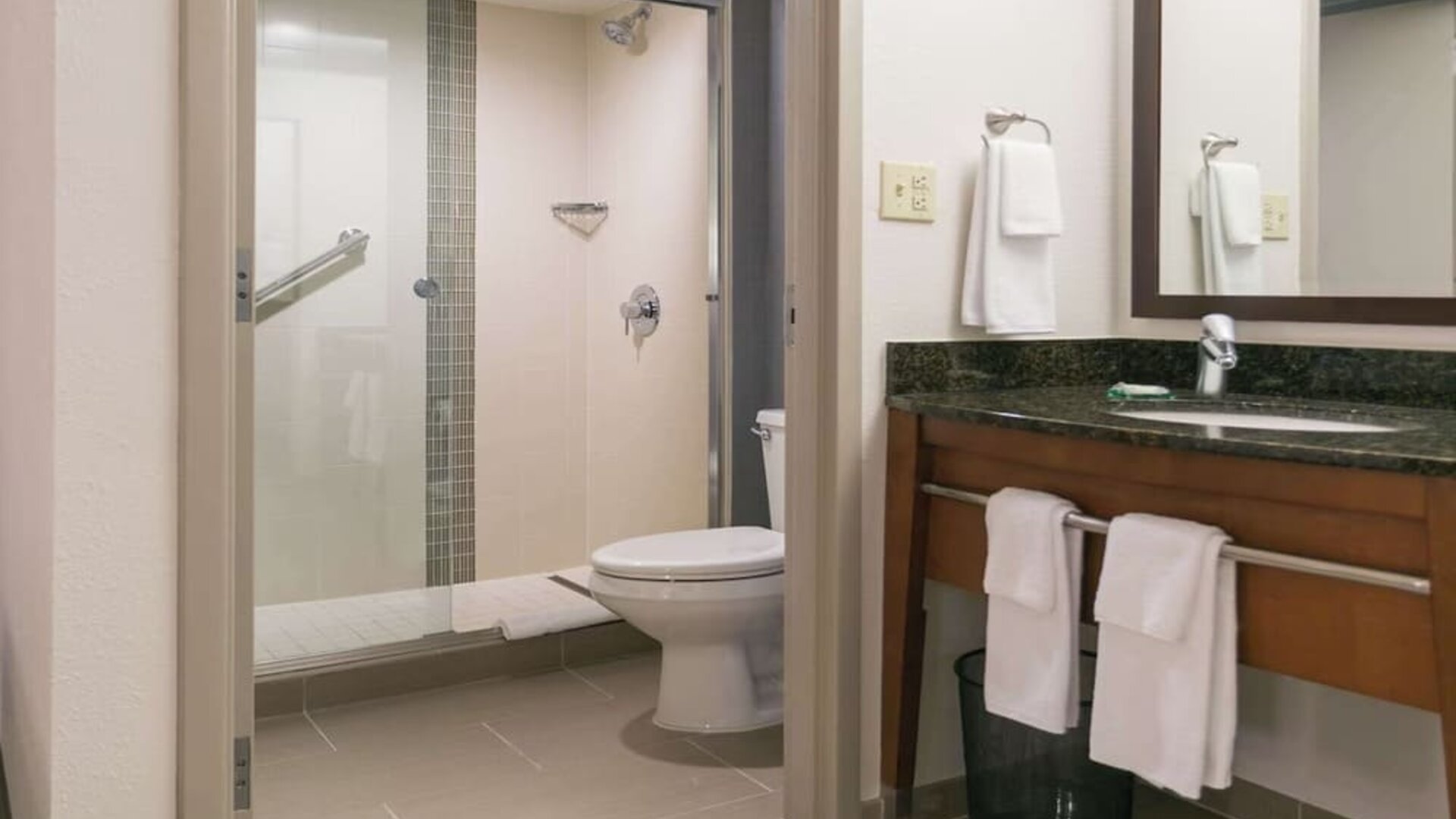 Guest bathroom at Hyatt Place Nashville/Franklin/Cool Springs.