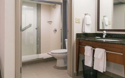 Guest bathroom at Hyatt Place Nashville/Franklin/Cool Springs.