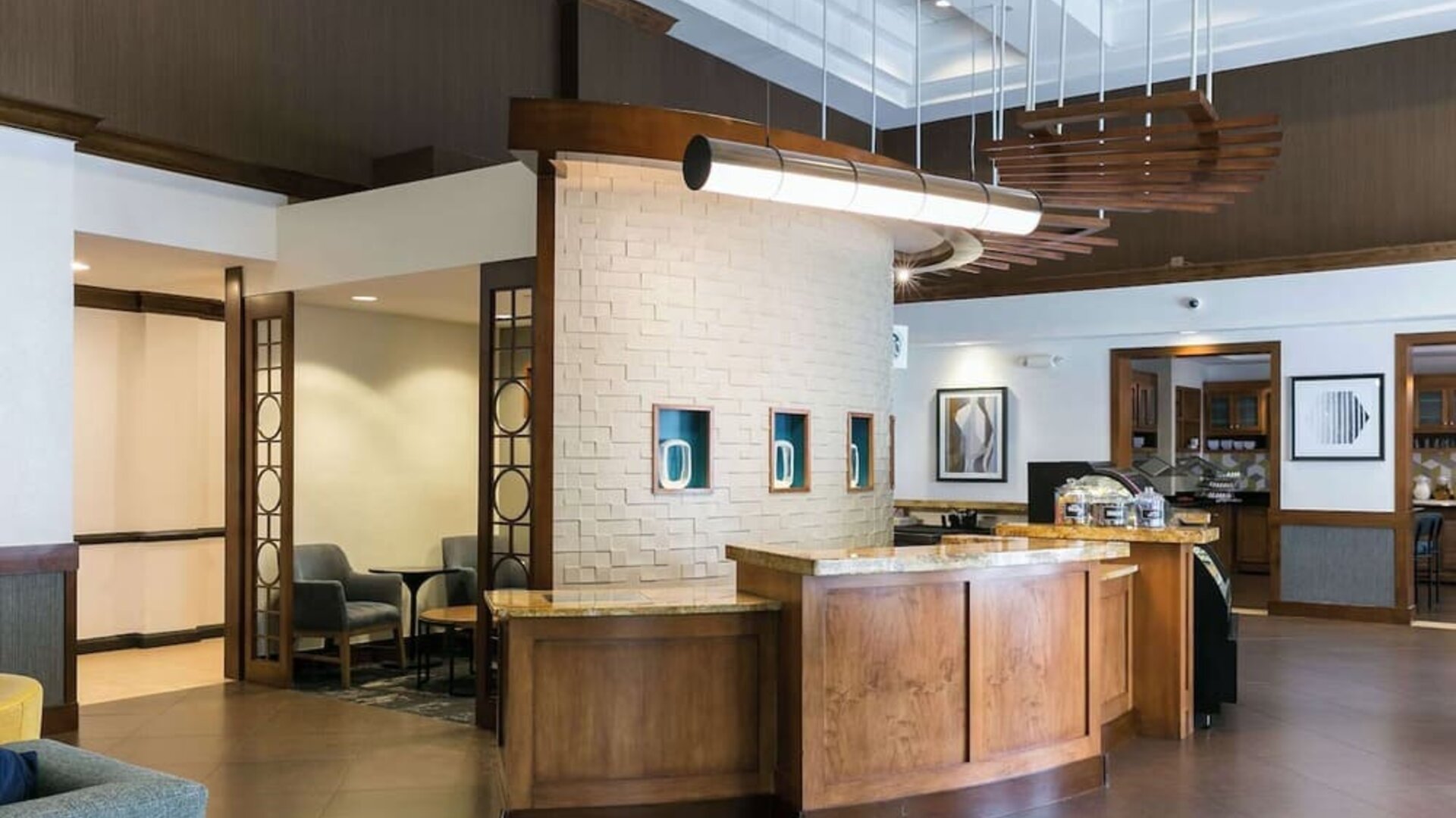 Reception area at Hyatt Place Nashville/Franklin/Cool Springs.