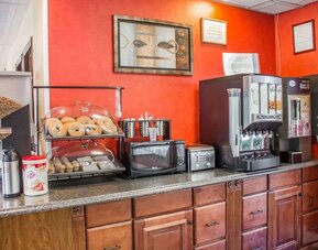 Breakfast area at Rodeway Inn Huntington Station.