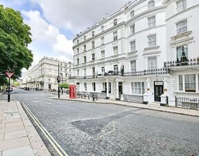 Hotel exterior at The Chapter Hotels - J Hyde Park.