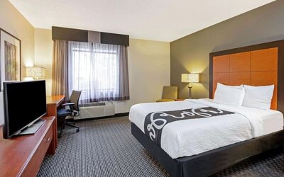 Day use room with work desk at La Quinta Inn & Suites By Wyndham Harrisburg Airport Hershey.