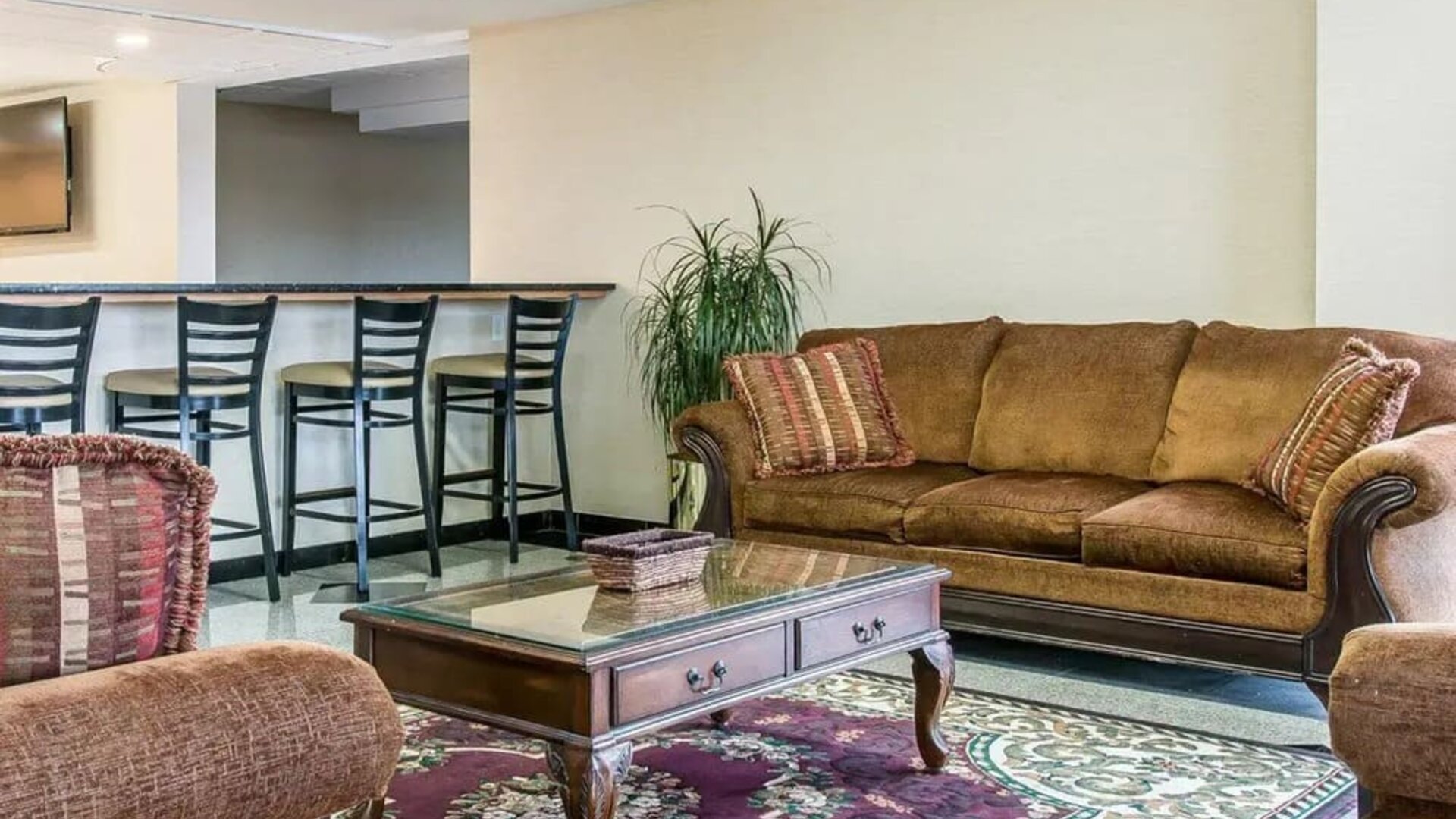 Lobby and coworking area at Clarion Inn I-94 Near Expo Center.