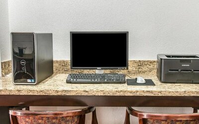 Business center at Clarion Inn I-94 Near Expo Center.