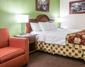 Day use room with sofa at Clarion Inn I-94 Near Expo Center.