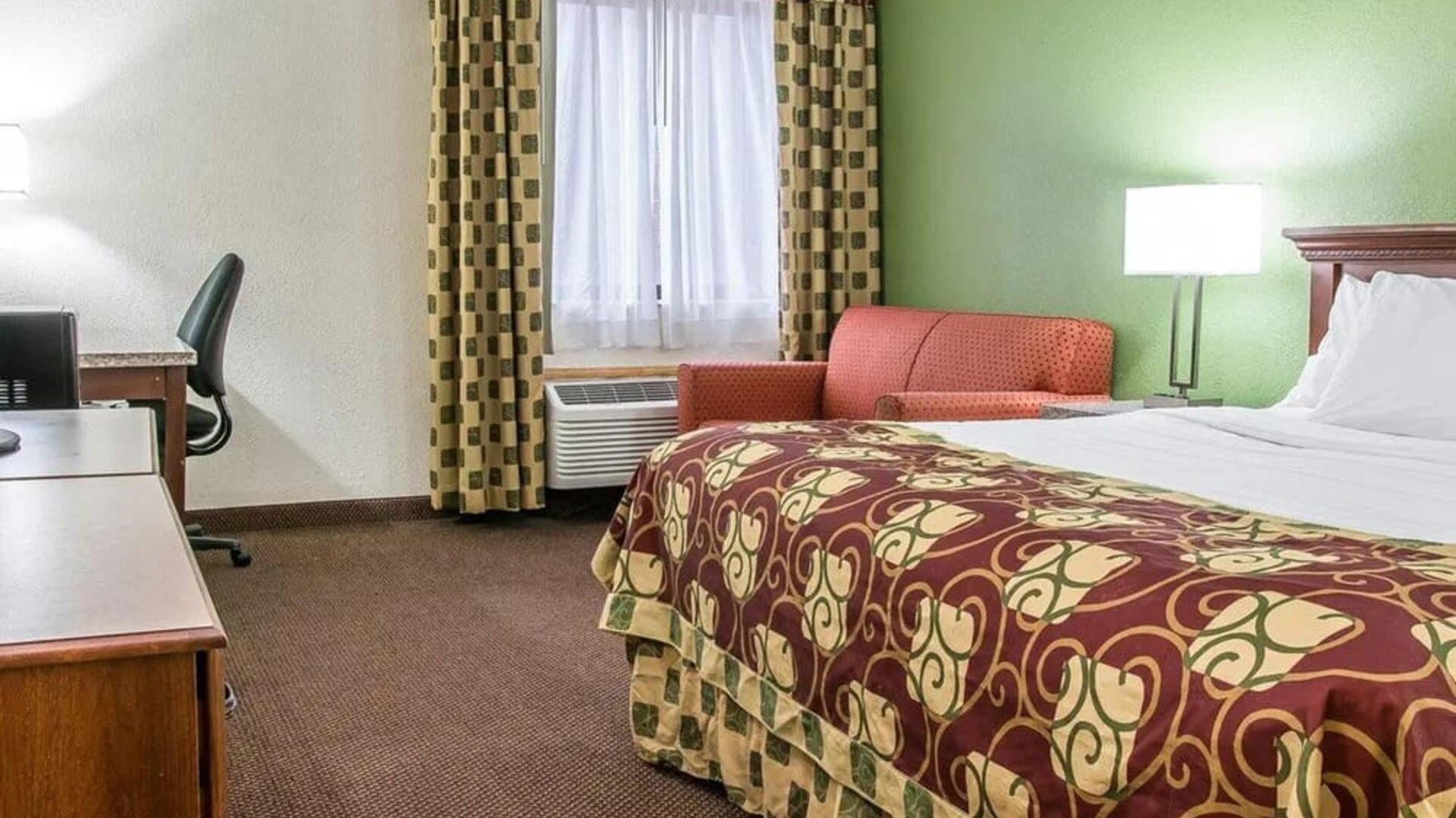 Day use room with work desk at Clarion Inn I-94 Near Expo Center.