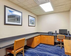 Business desk available at Comfort Inn & Suites Arlington Heights - Schaumburg.
