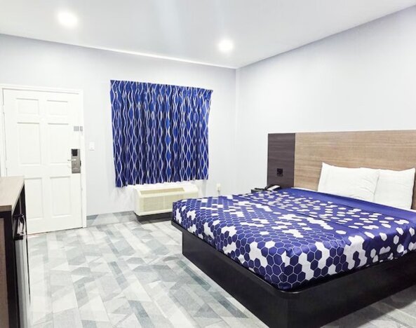 Day use room at Airway Inn - IAH Airport.