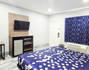 Day use room at Airway Inn - IAH Airport.