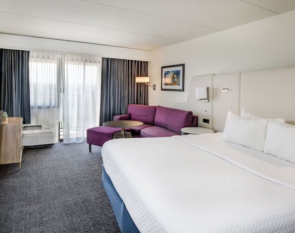 Day use room at Crowne Plaza Milwaukee Airport By IHG.