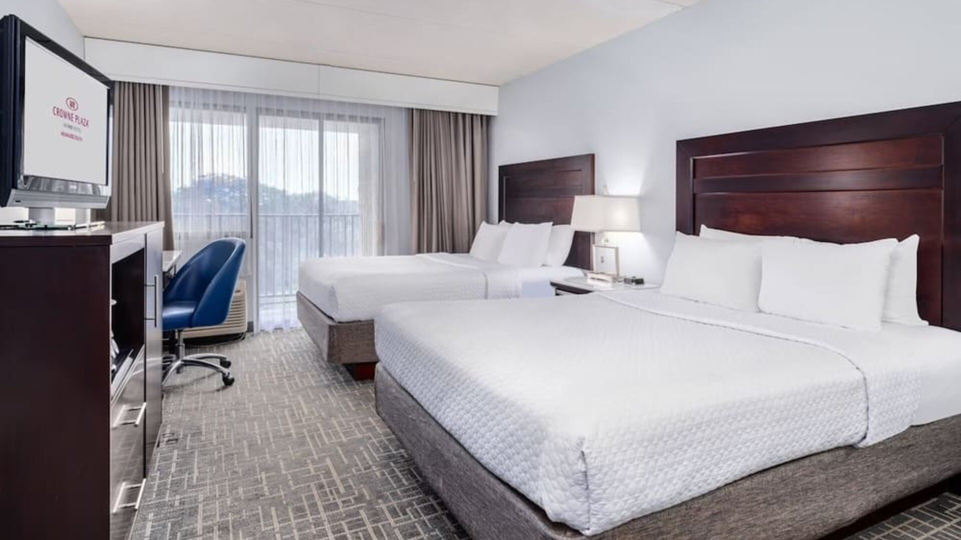 Day use room at Crowne Plaza Milwaukee Airport By IHG.