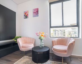 Seating area at Motel 10.