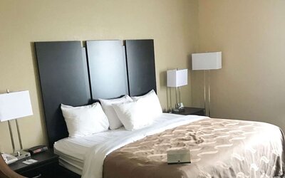 Day use room at Quality Inn & Suites Mendota Near I-39.