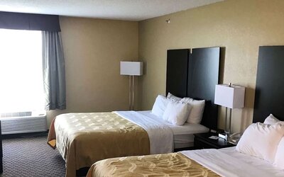 Day use room at Quality Inn & Suites Mendota Near I-39.