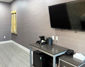 TV and work desk at Grandview Hotel New York.