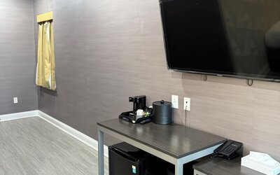 TV and work desk at Grandview Hotel New York.