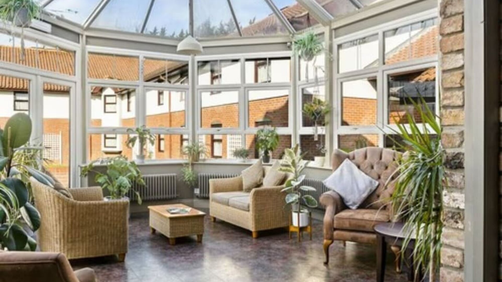 Lounge at Dragonfly Hotel Colchester - Surya Hotels.