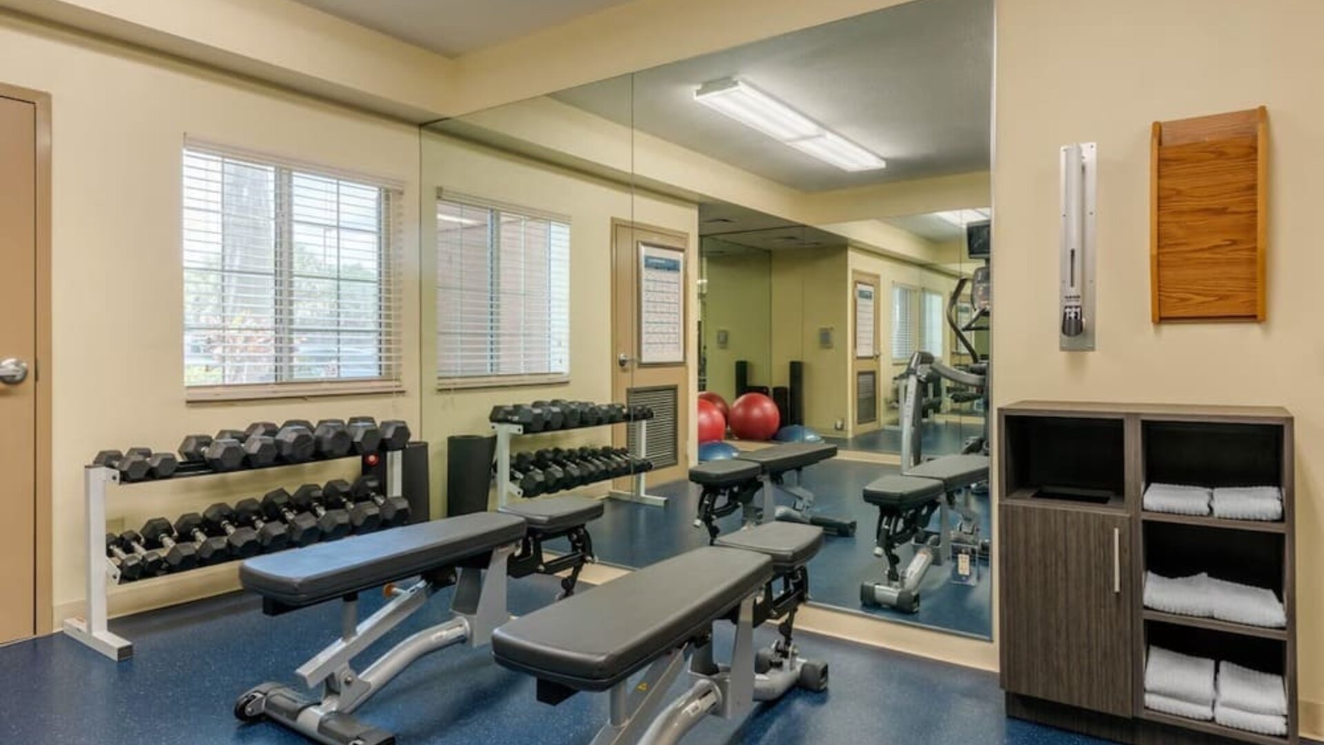 Gym at Candlewood Suites Fort Myers/Sanibel Island.
