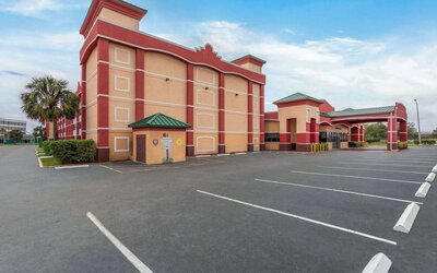 Parking at Developer Inn Downtown Orlando.