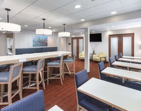 Dining room at Hampton Inn Joliet - I-55.