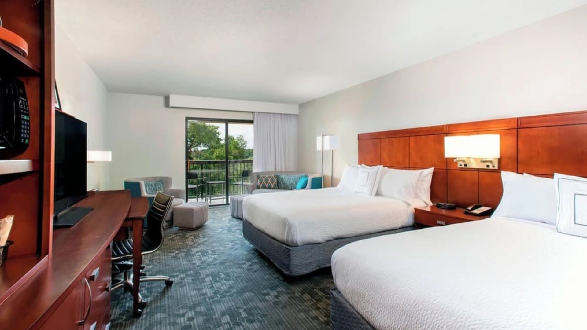 Day room at Courtyard by Marriott Myrtle Beach Barefoot Landing.