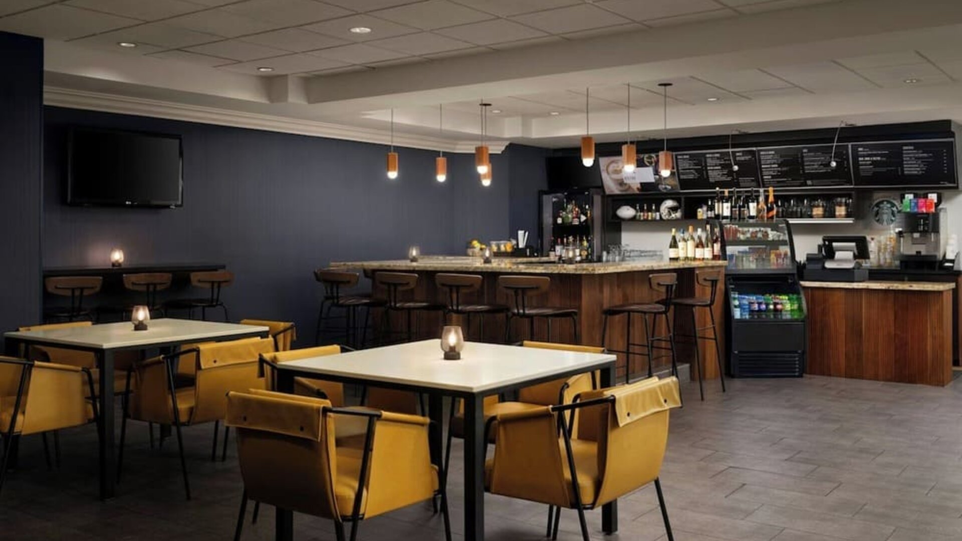 Dining at Courtyard by Marriott Myrtle Beach Barefoot Landing.