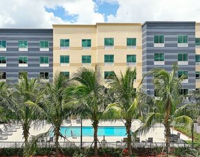 Exterior at Fairfield By Marriott Inn & Suites Fort Lauderdale Northwest.