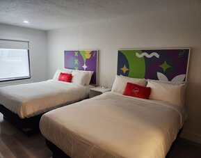 Day room at Baymont By Wyndham Jacksonville Airport.