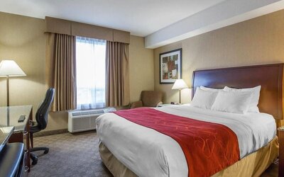 Day room at Comfort Inn & Suites Airdrie.