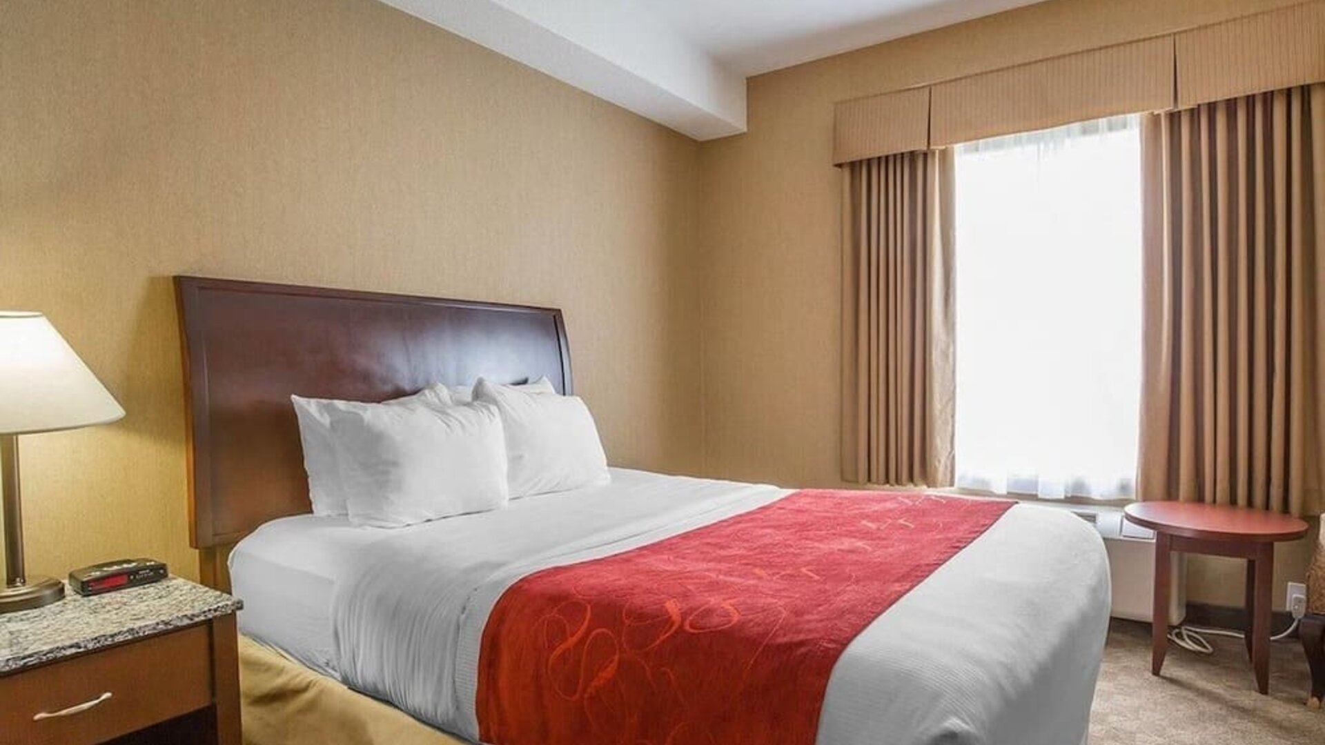 Day room at Comfort Inn & Suites Airdrie.