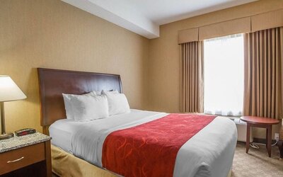 Day room at Comfort Inn & Suites Airdrie.