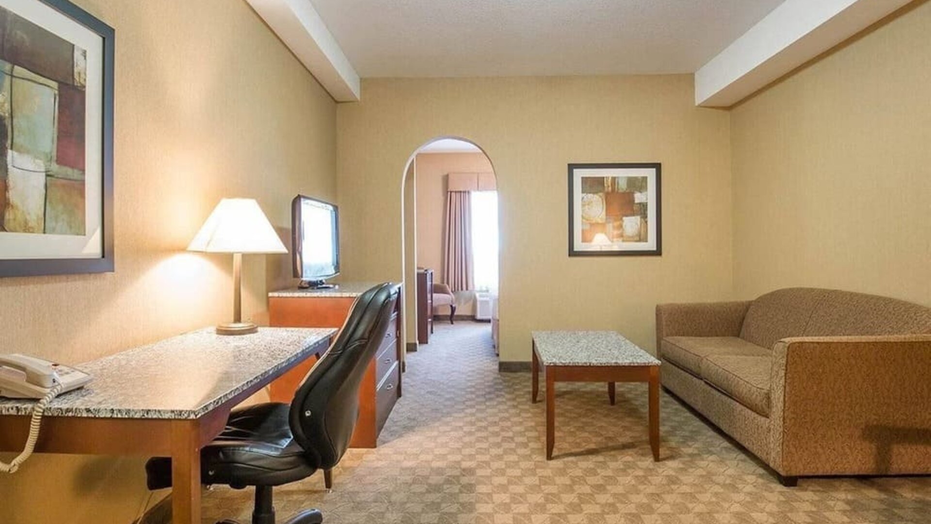 Day room at Comfort Inn & Suites Airdrie.